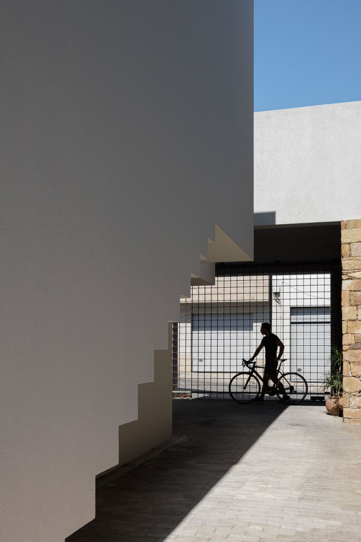 Forte House by pema studio. Photograph by Ivo Tavares.