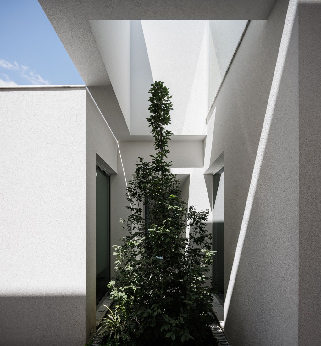 Forte House by pema studio. Photograph by Ivo Tavares.