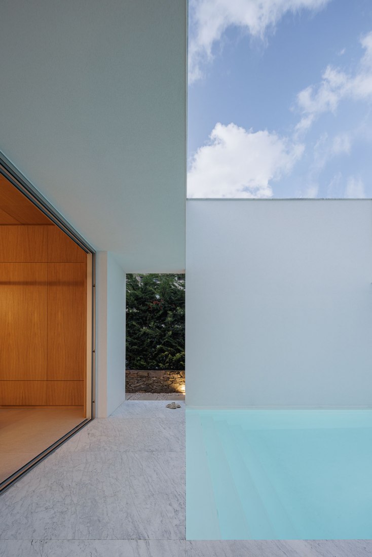 Forte House by pema studio. Photograph by Ivo Tavares.