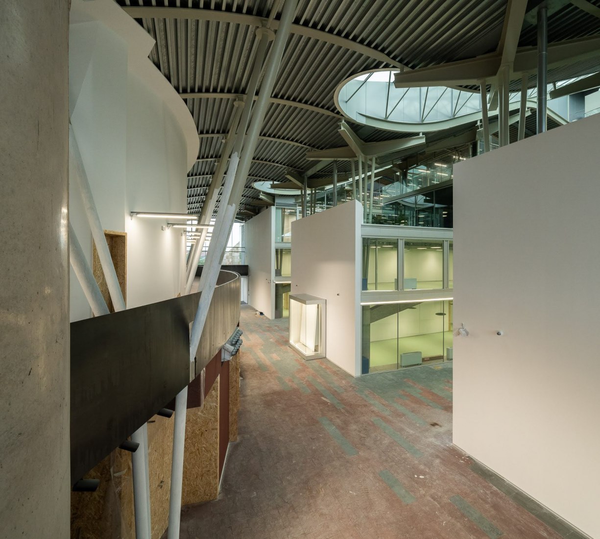 Edificio Fontán por Andrés Perea, Elena Suárez, Rafael Torrelo. Fotografía por Manuel G. Vicente.