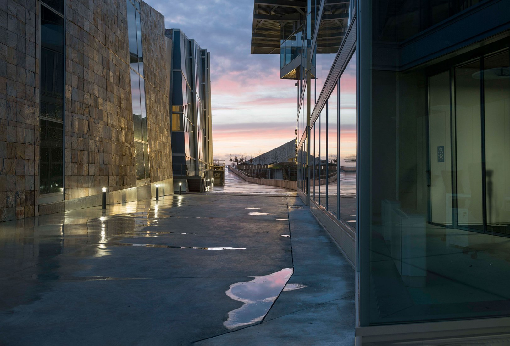 Fontán building by Andrés Perea, Elena Suárez, Rafael Torrelo. Photograph by Ana Amado.