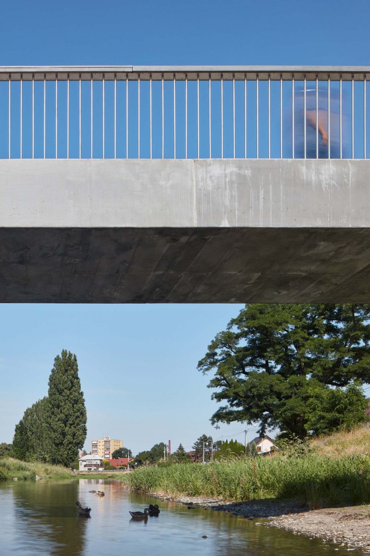 Footbridge in Příbor by Petr Tej, Marek Blank y Jan Mourek. Photograph by BoysPlayNice