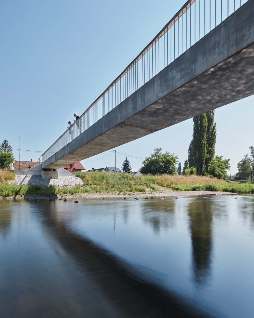 Footbridge in Příbor by Petr Tej, Marek Blank y Jan Mourek. Photograph by BoysPlayNice