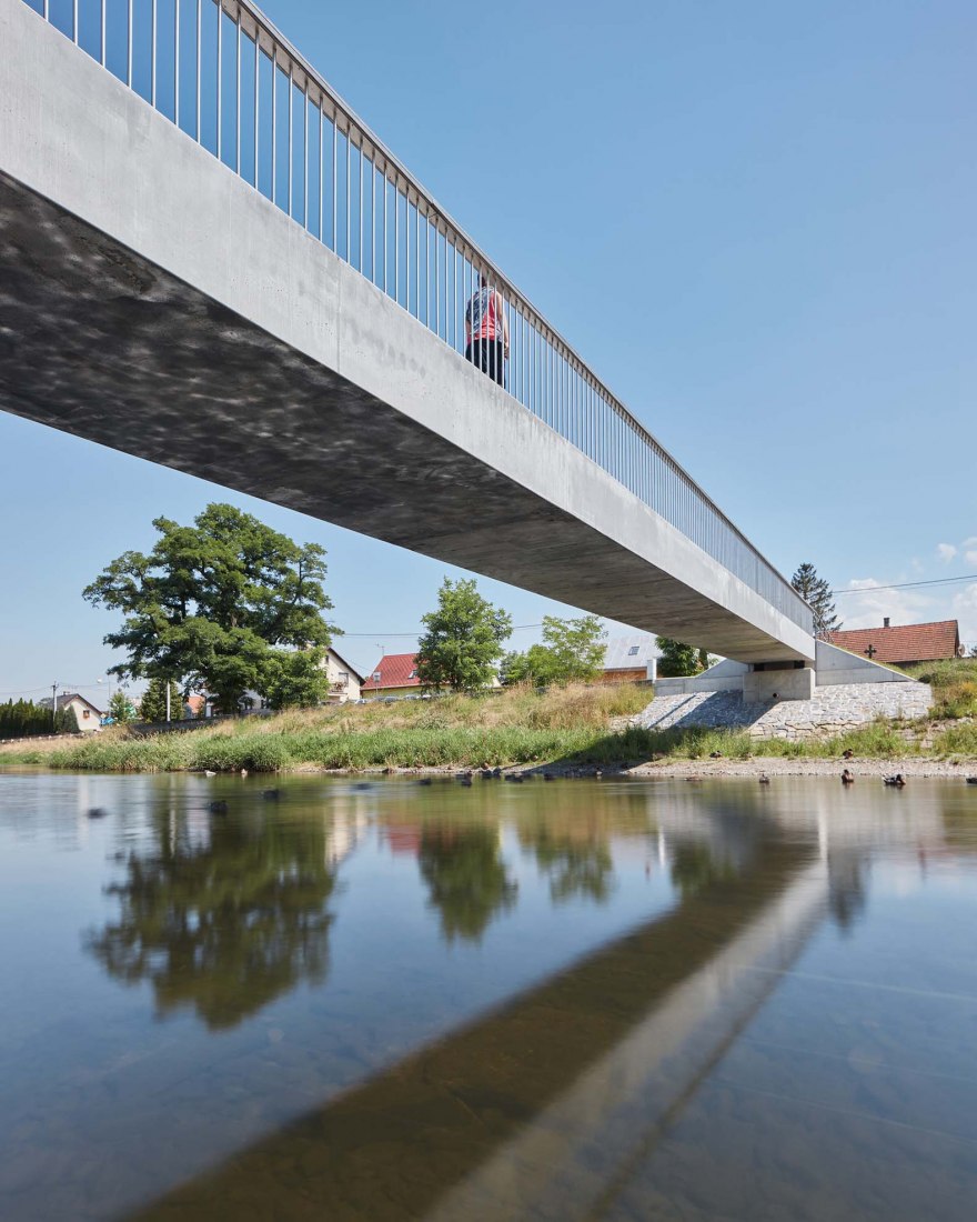 Footbridge in Příbor by Petr Tej, Marek Blank y Jan Mourek. Photograph by BoysPlayNice