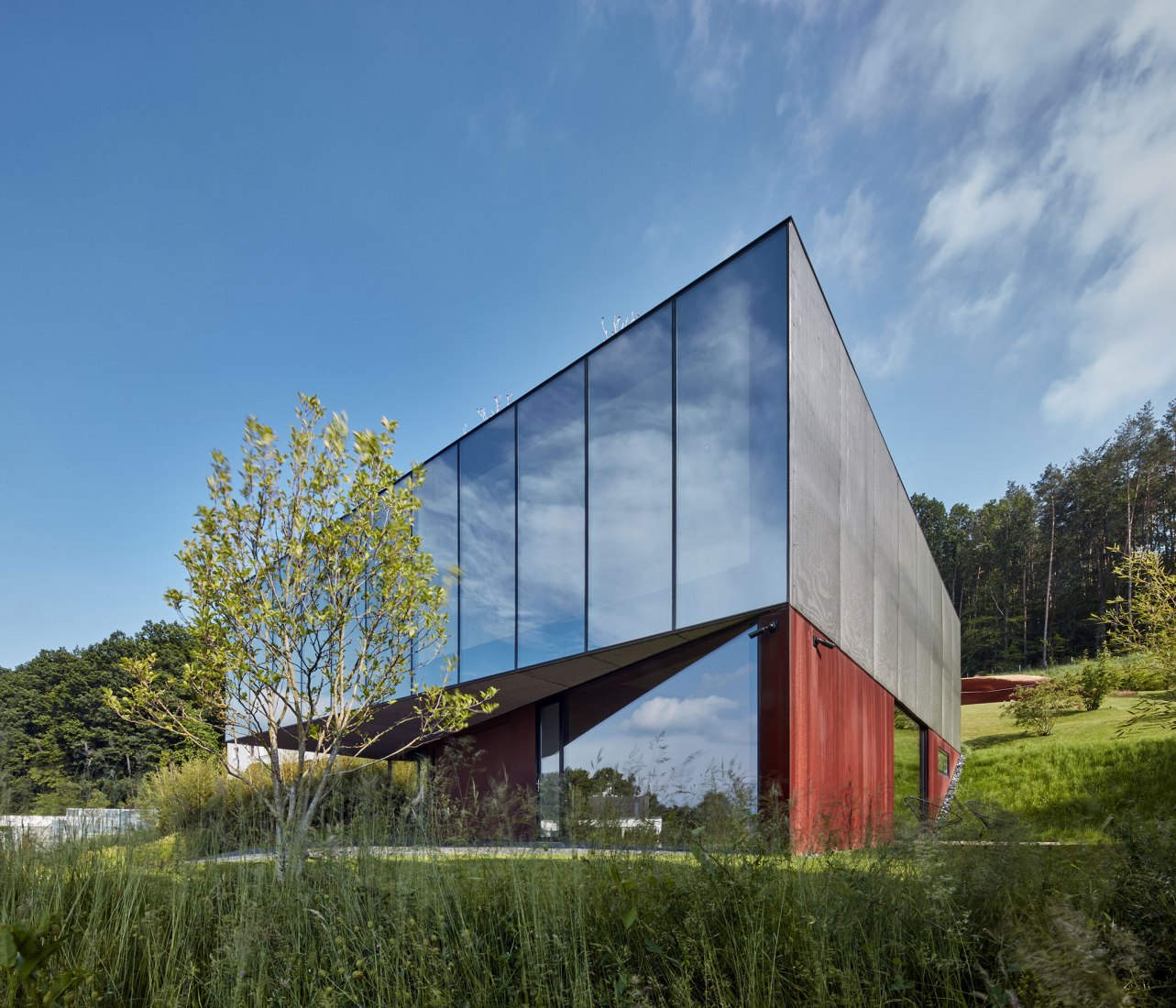 Casa Lazy por petrjanda/brainwork. Fotografía por BoysPlayNice