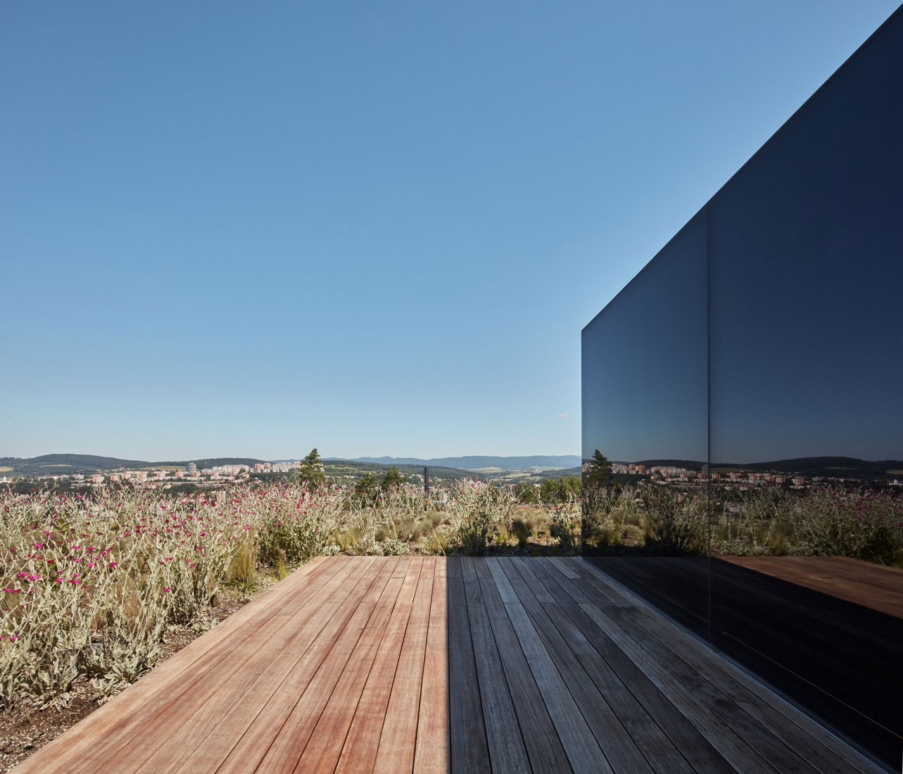 Casa Lazy por petrjanda/brainwork. Fotografía por BoysPlayNice