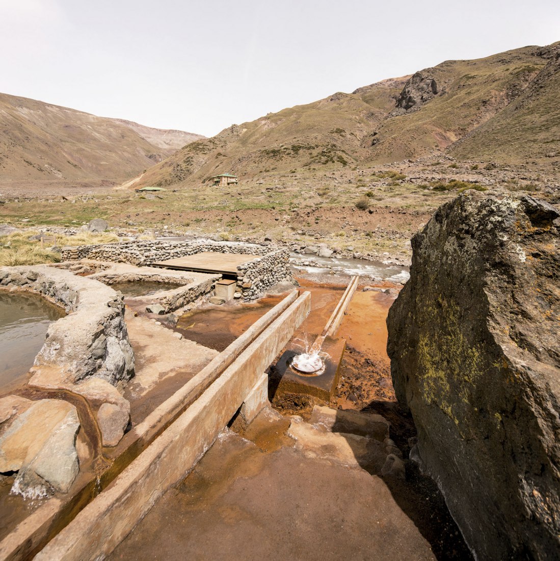 Reconversion of San Pedro Thermal Baths by Pía Montero Rodríguez. Photograph by Gustavo Burgos.