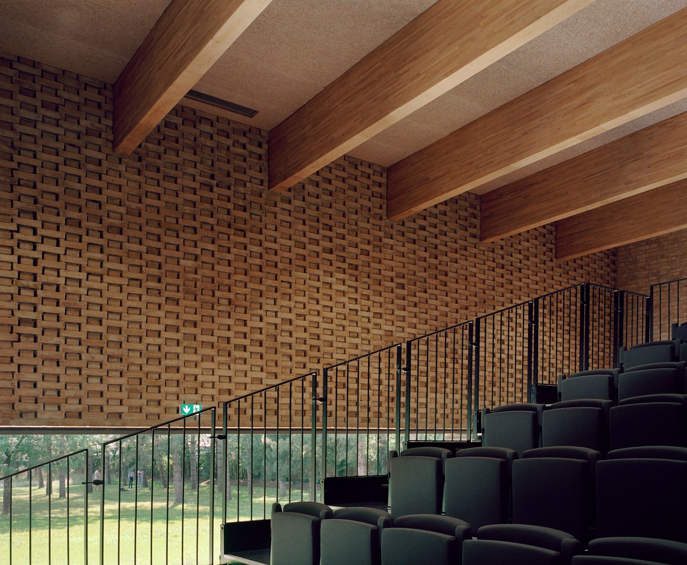 Pierres Blanches Cultural center by RAUM architects. Photograph by Audrey Cerdan.