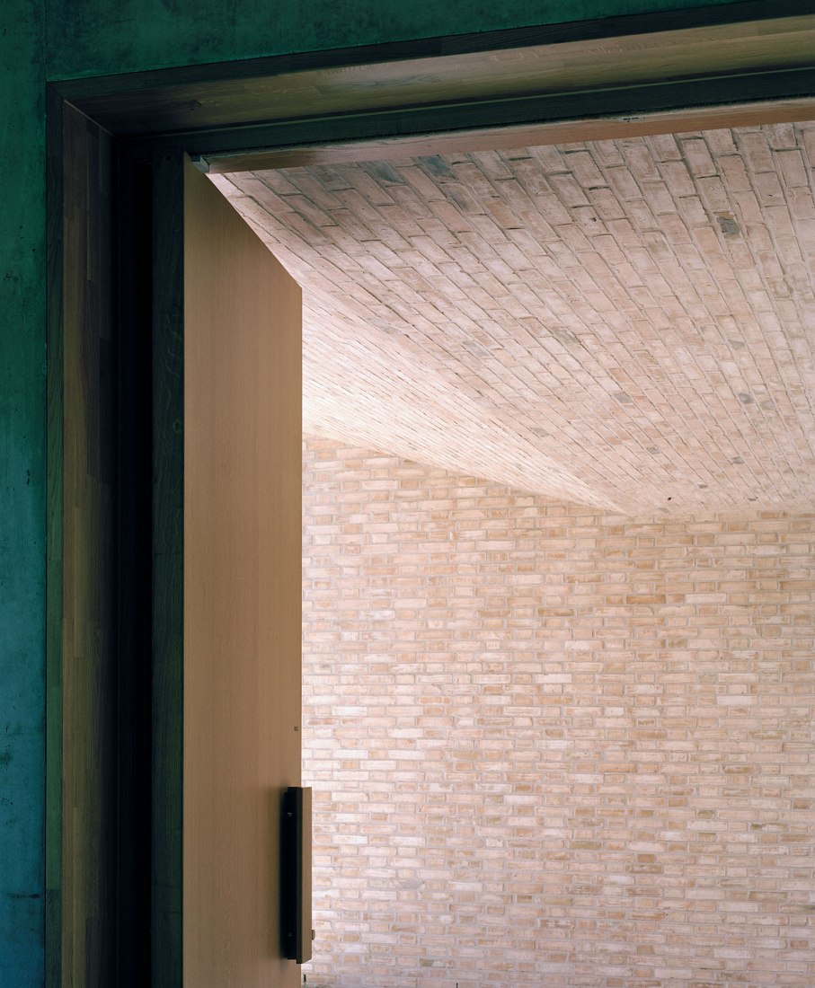 Pierres Blanches Cultural center by RAUM architects. Photograph by Audrey Cerdan.