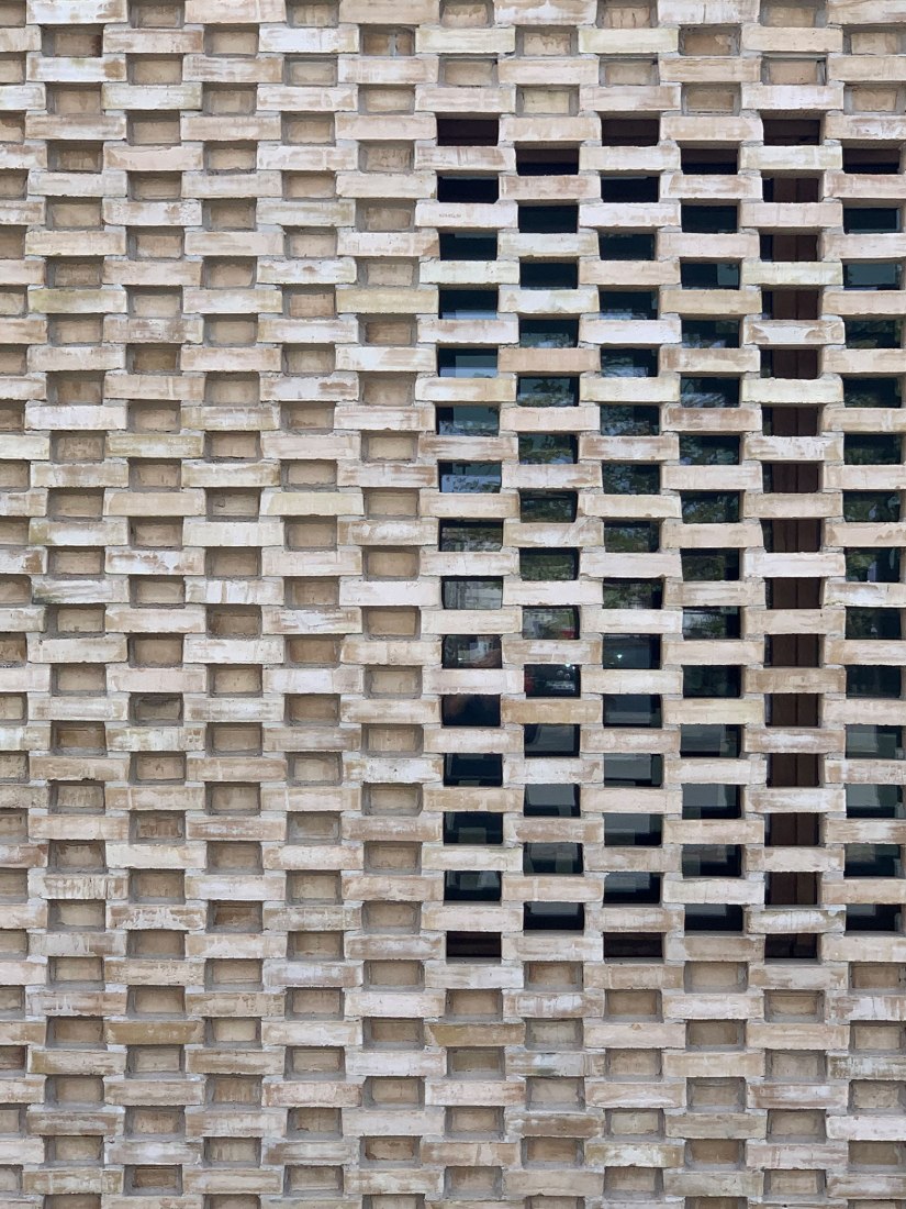Pierres Blanches Cultural center by RAUM architects. Photograph by Raum.