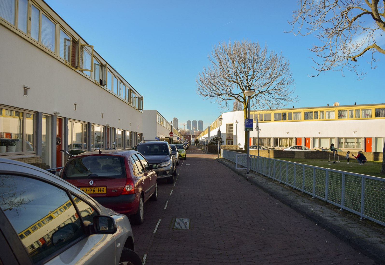 Kiefhoek neighborhood by Jacobus Johannes Pieter Oud. Photograph by Ramiro Isaurralde