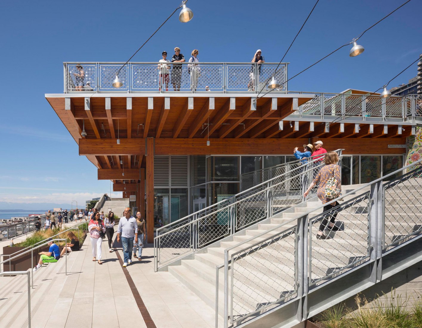 Pike Place MarketFront por The Miller Hull Partnership, LLP. Fotografía por Lara Swimmer
