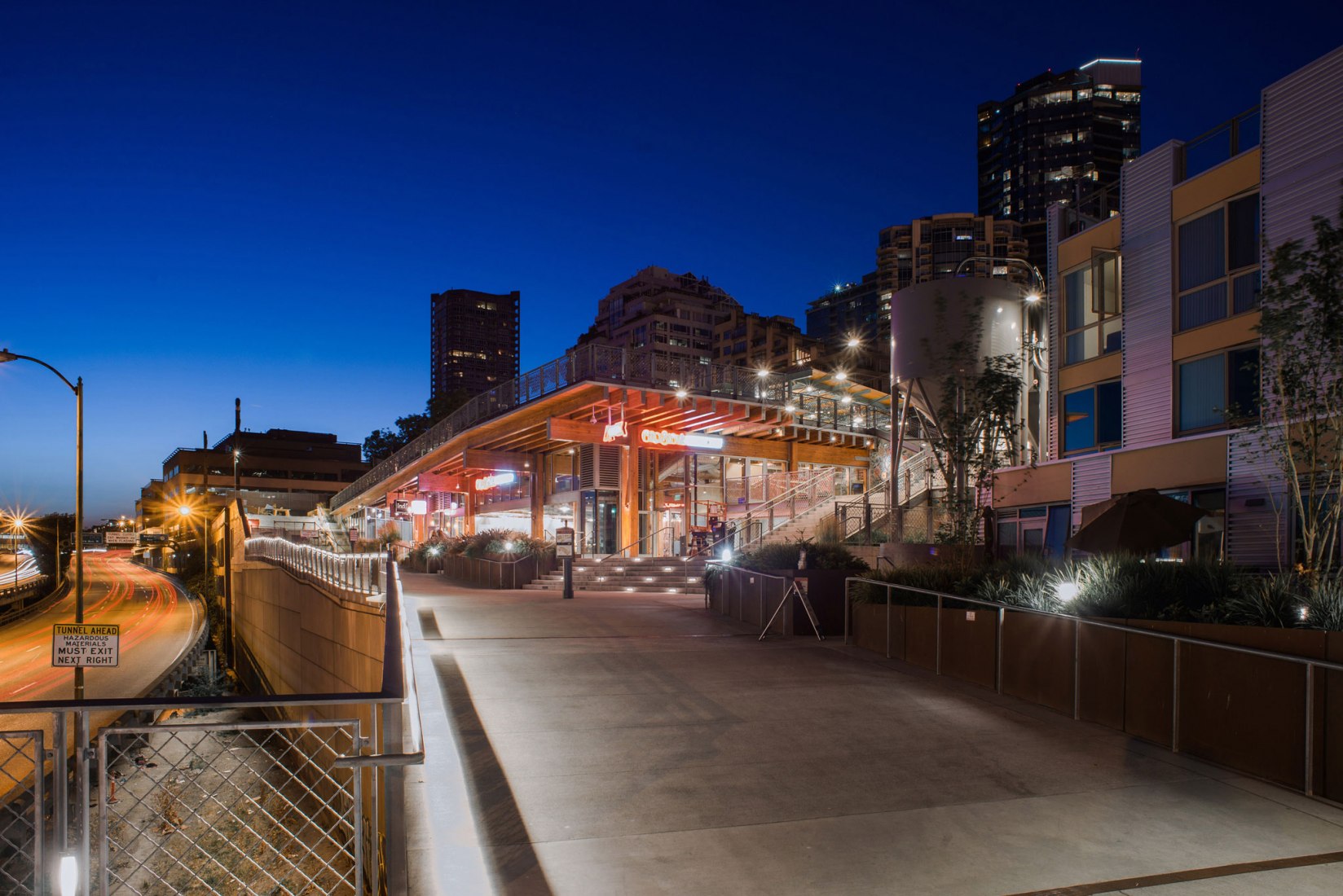 Pike Place MarketFront por The Miller Hull Partnership, LLP. Fotografía cortesía de los arquitectos