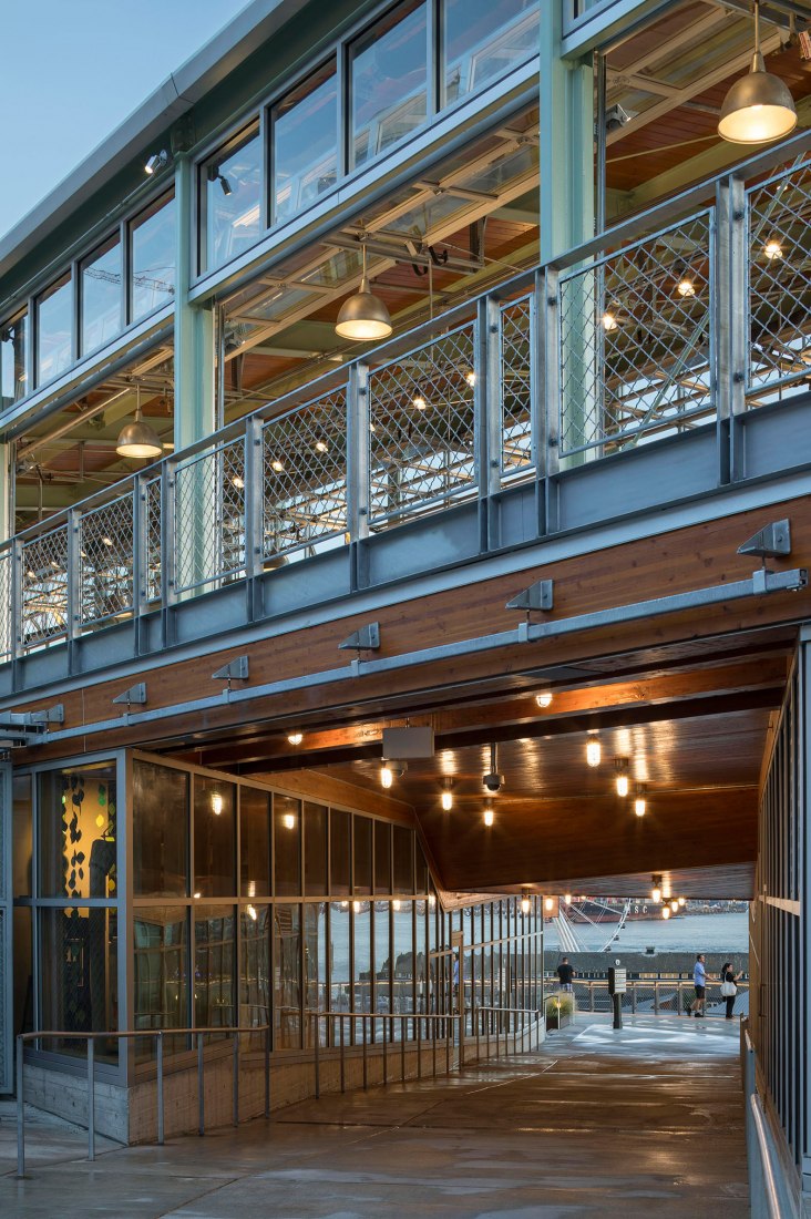 Pike Place MarketFront por The Miller Hull Partnership, LLP. Fotografía cortesía de los arquitectos
