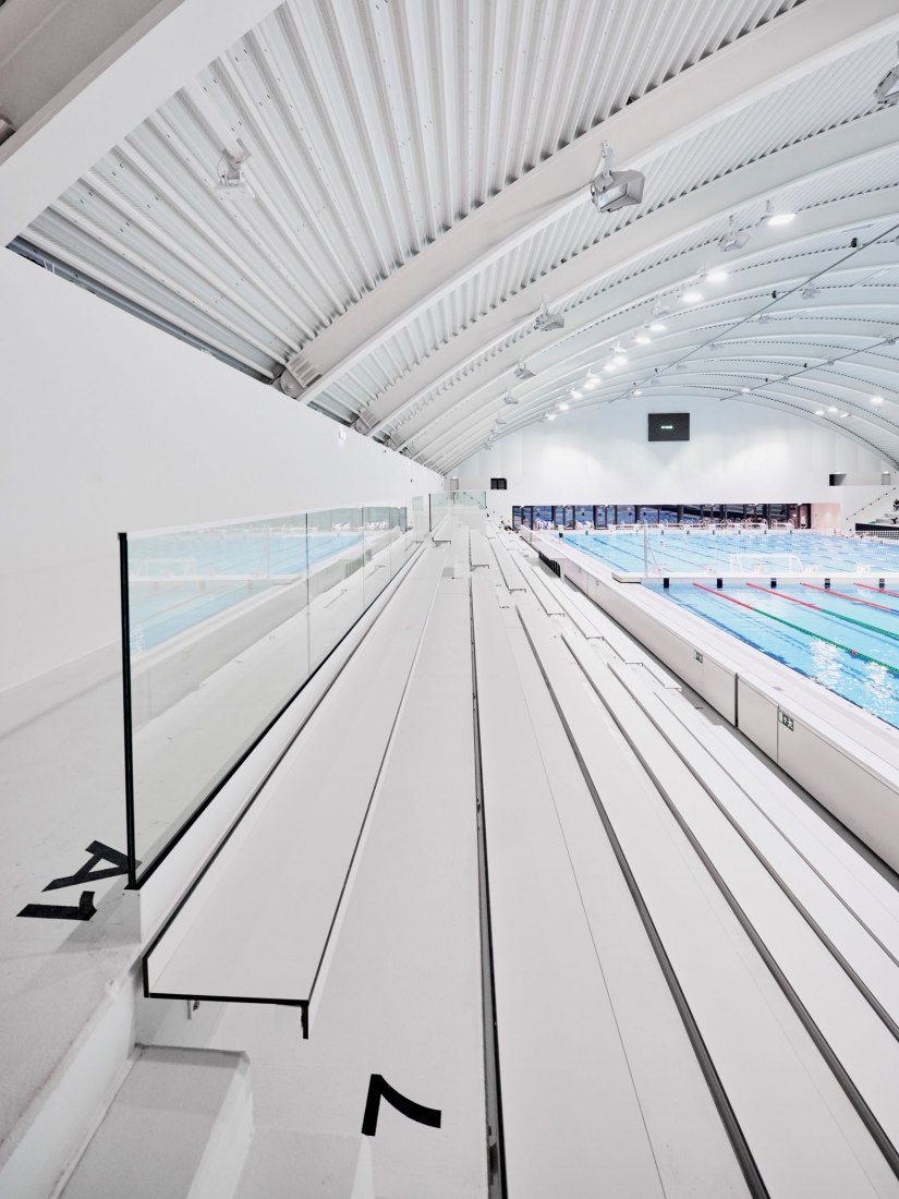 Piscina pública en Budapest por Plant-Atelier Péterkis Kft y Tecton Kft. Fotografía por Zsolt Batár