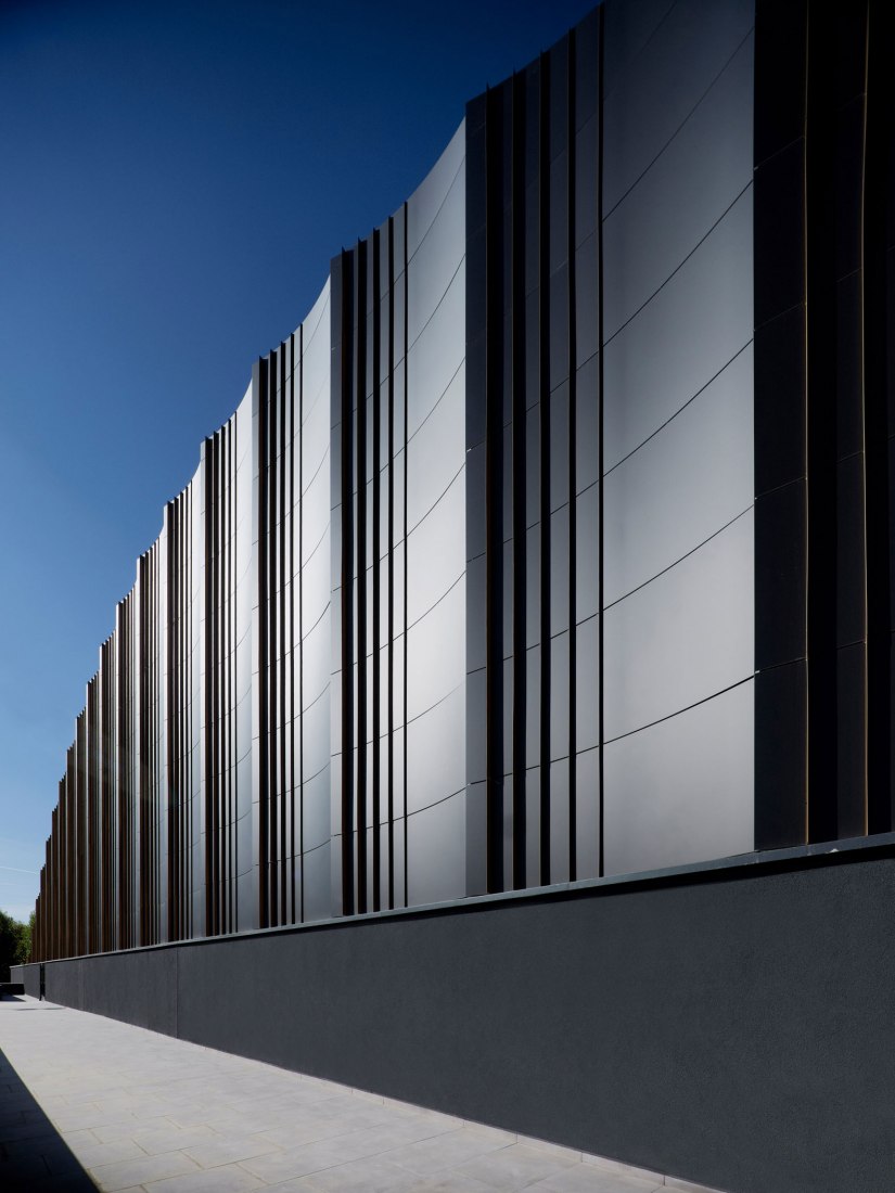 Piscina pública en Budapest por Plant-Atelier Péterkis Kft y Tecton Kft. Fotografía por Zsolt Batár