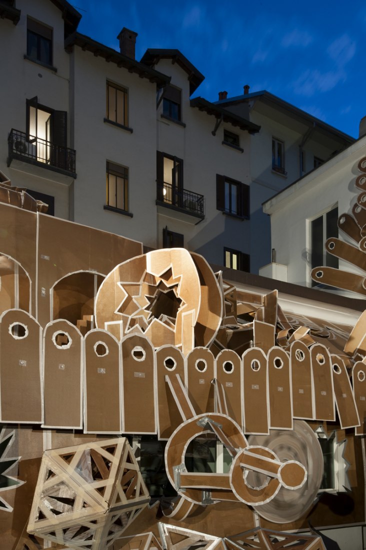 Pop-Up Building Milan by Daniel González. Potography © Carola Merello. Courtesy of the artist and Marsèlleria