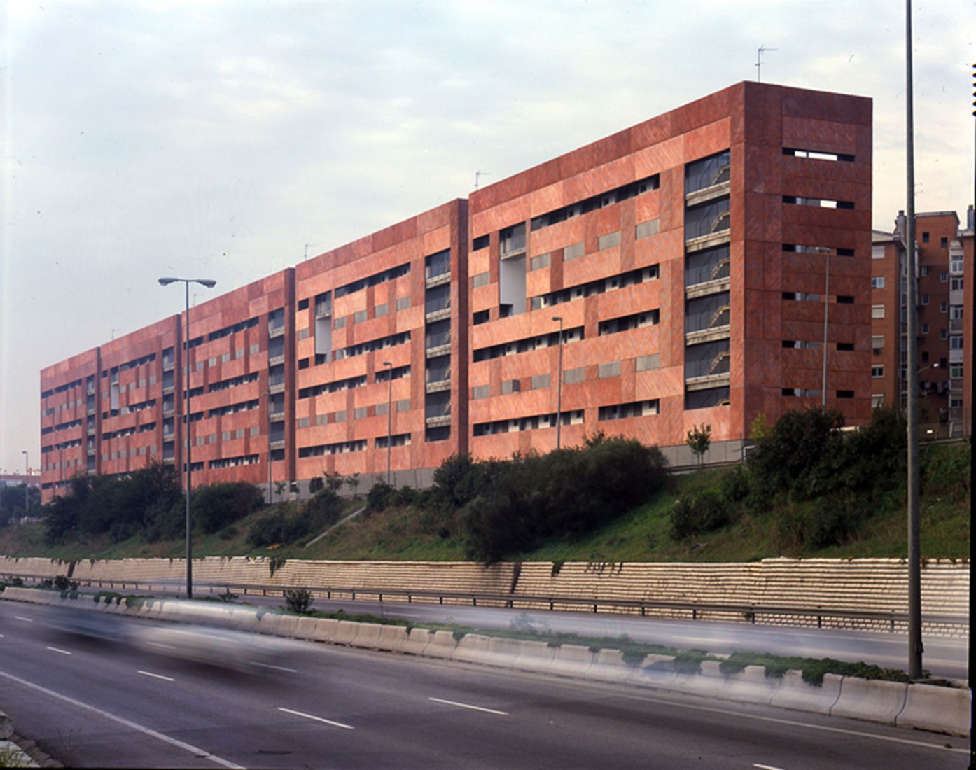 Proyecto de la participación en el concurso Europan en el 95’, Sevilla. Imagen cortesía de Itinerant Office. Fotografía Luis Asin.