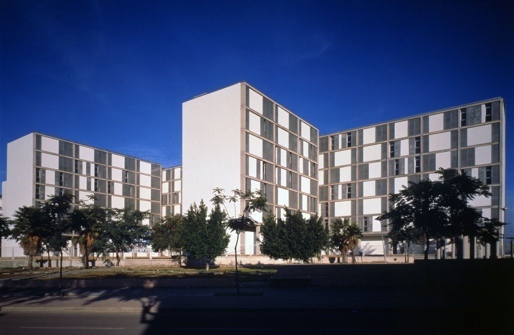 Proyecto de la participación en el concurso Europan en el 95’, Sevilla. Imagen cortesía de Itinerant Office. Fotografía Luis Asin.