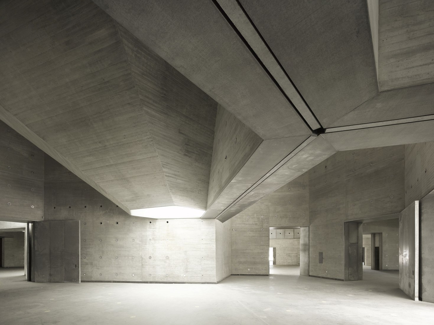 Centro de Creación Contemporánea de Andalucía por Nieto Sobejano. Imagen cortesía de Itinerant Office. Fotografía de Roland Halbe.