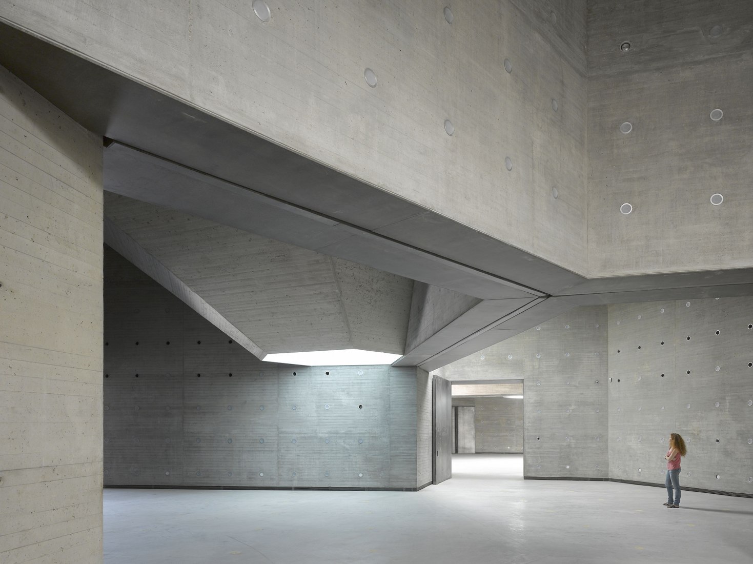 Centro de Creación Contemporánea de Andalucía por Nieto Sobejano. Imagen cortesía de Itinerant Office. Fotografía de Roland Halbe.