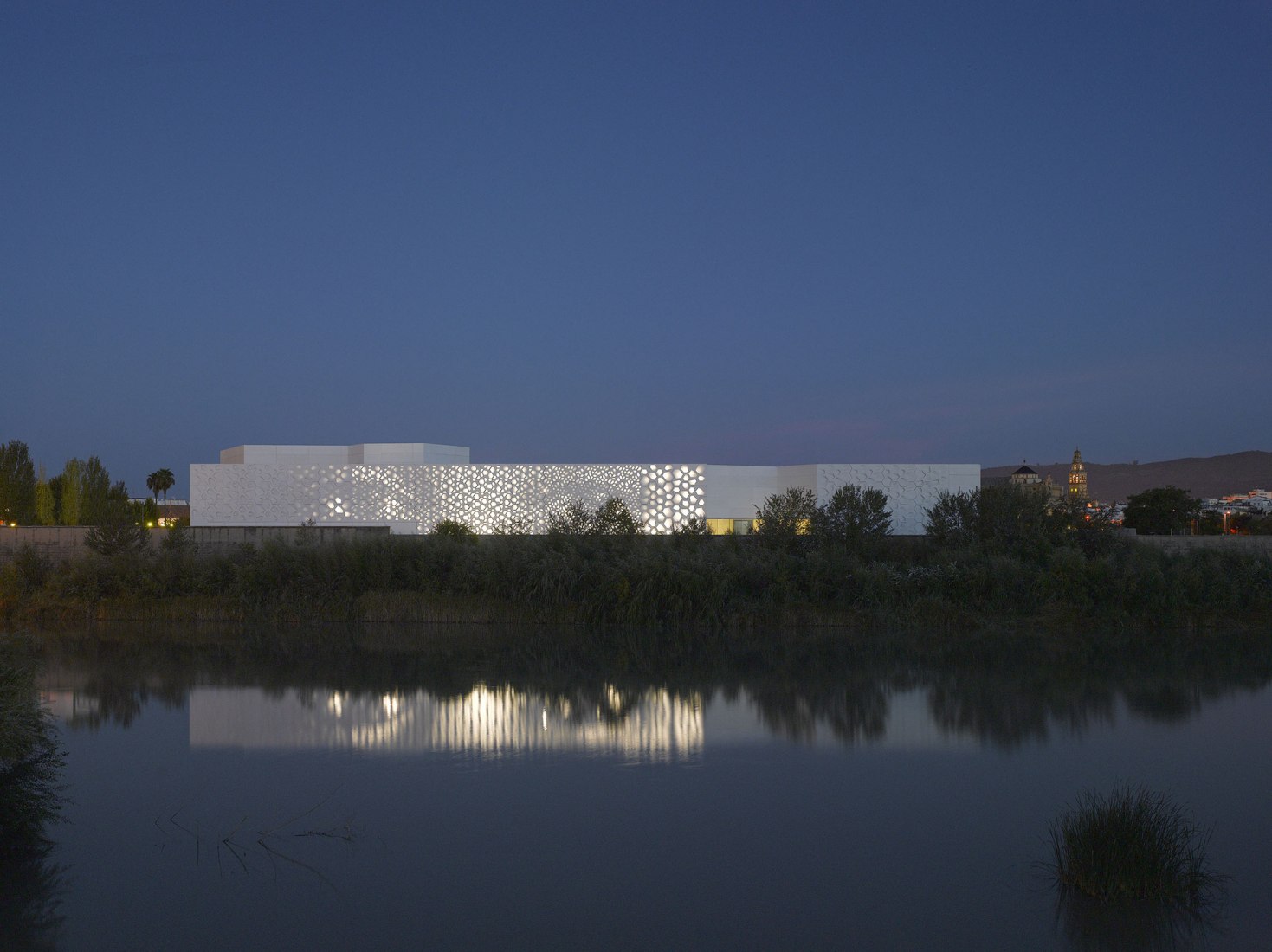 Centro de Creación Contemporánea de Andalucía por Nieto Sobejano. Imagen cortesía de Itinerant Office. Fotografía de Roland Halbe.