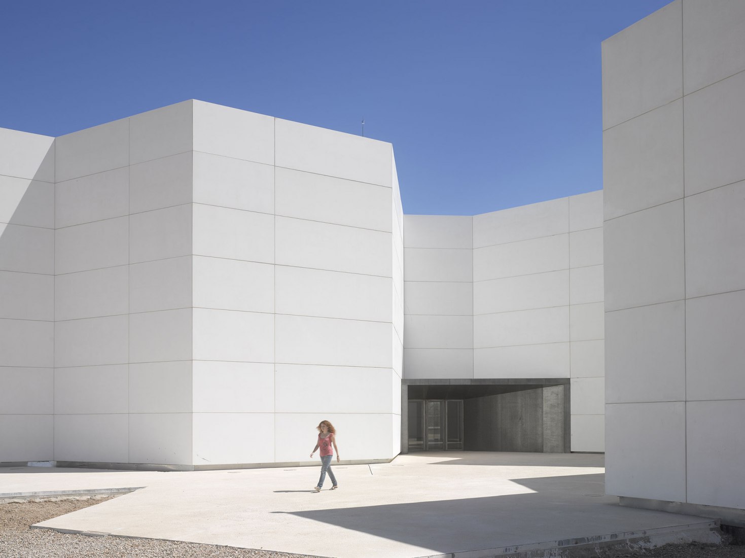 Centro de Creación Contemporánea de Andalucía por Nieto Sobejano. Imagen cortesía de Itinerant Office. Fotografía de Roland Halbe.