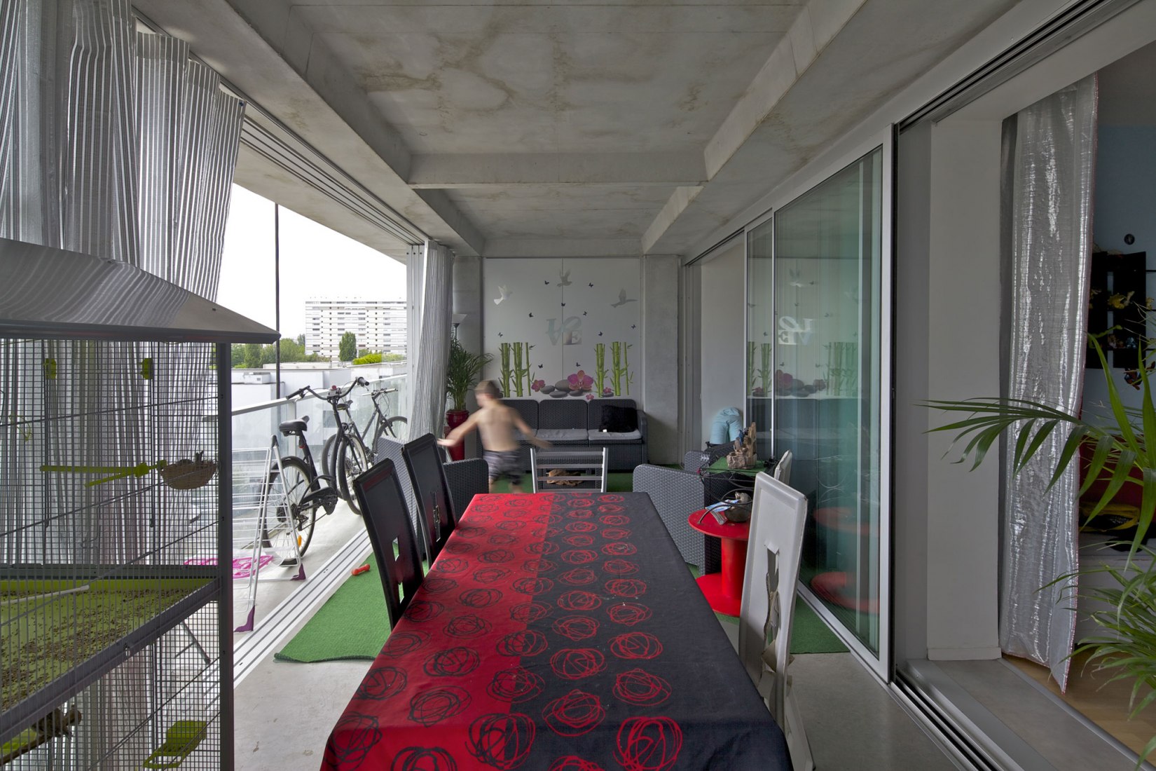 Transformation of 530 dwellings, block G, H, I, Bordeaux, by Lacaton & Vassal with Frédéric Druot and Christophe Hutin. Photograph © Philippe Ruault