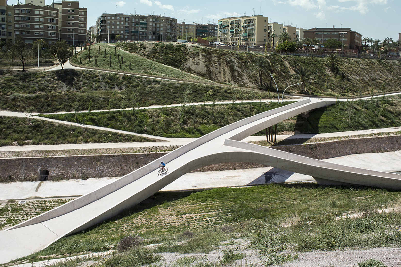 Premio 2014 Ex-Aequo. Elche "El valle trenzado" por Grupo Aranea. Imagen cortesía de CCCB.