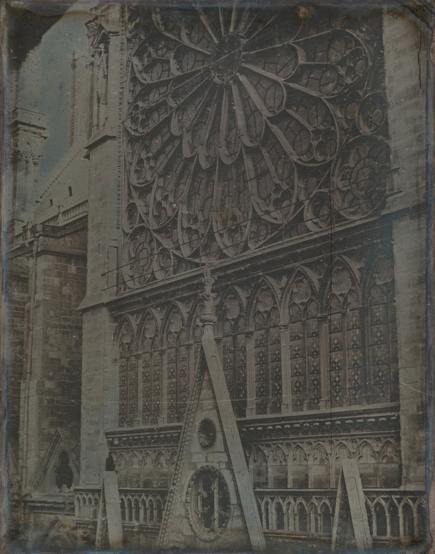 Rosetón, catedral de Notre Dame, París, 1841. Foto de Joseph Philibert Girault de Prangey.