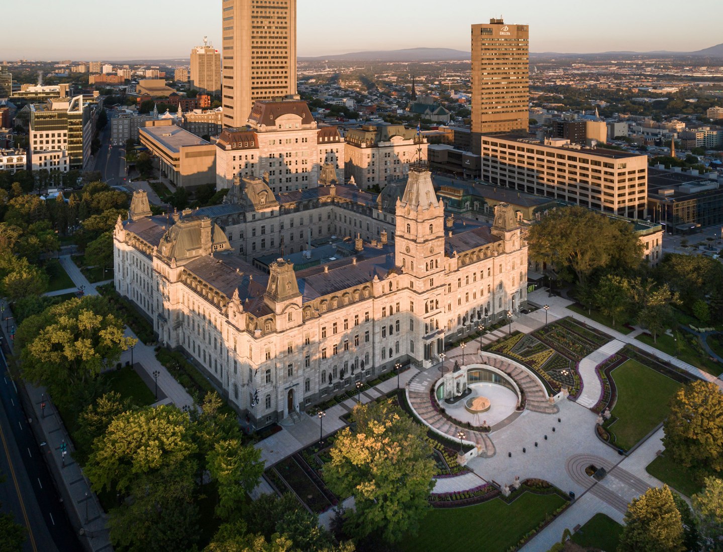 Asamblea Nacional de Québec celebrando la democracia con un nuevo