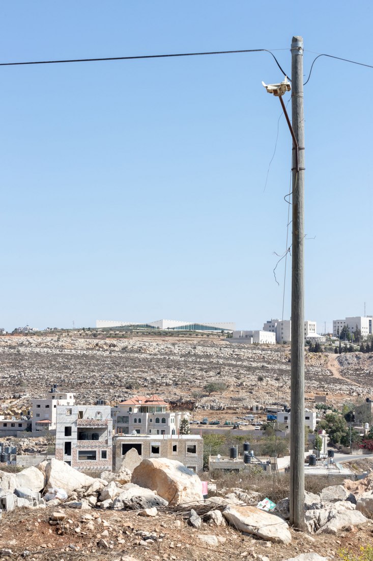 El Museo Palestino por Heneghan Peng Arquitects. Birzeit, Palestina. Fotografía © Iwan Baan. Imagen cortesía de Heneghan Peng Arquitects