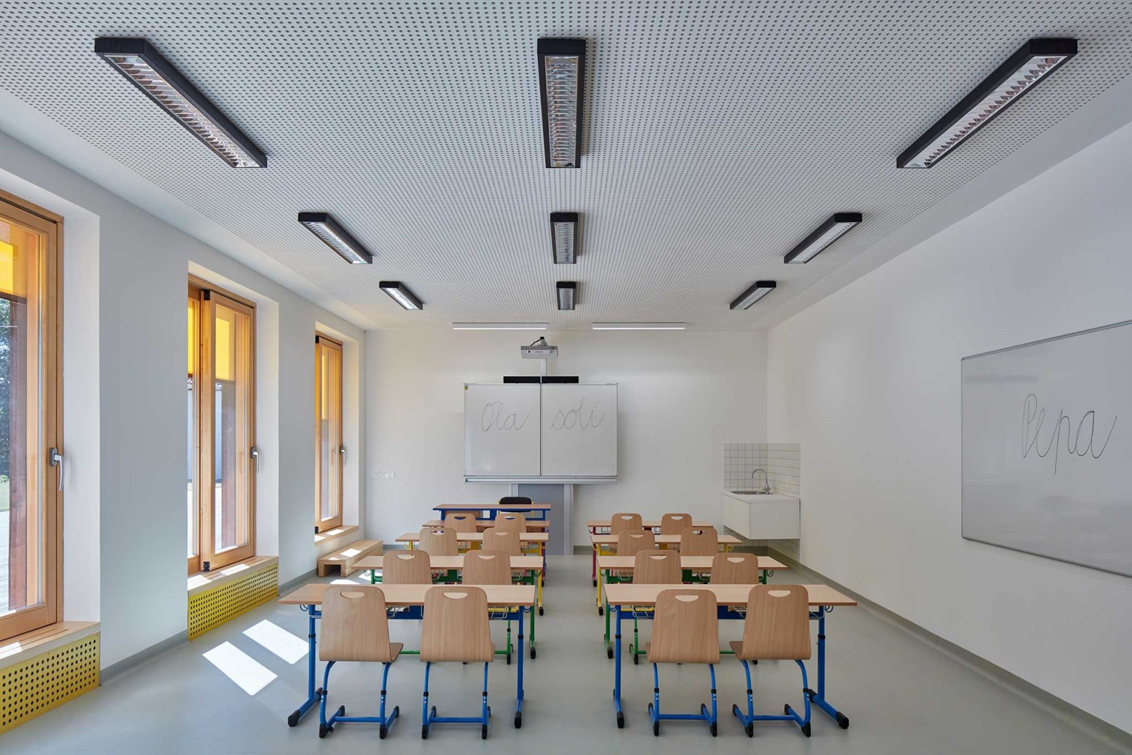 Elementary School Vřesovice. Reconstruction of Baroque Rectory by Public Atelier and FUUZE. Photograph by BoysPlayNice 