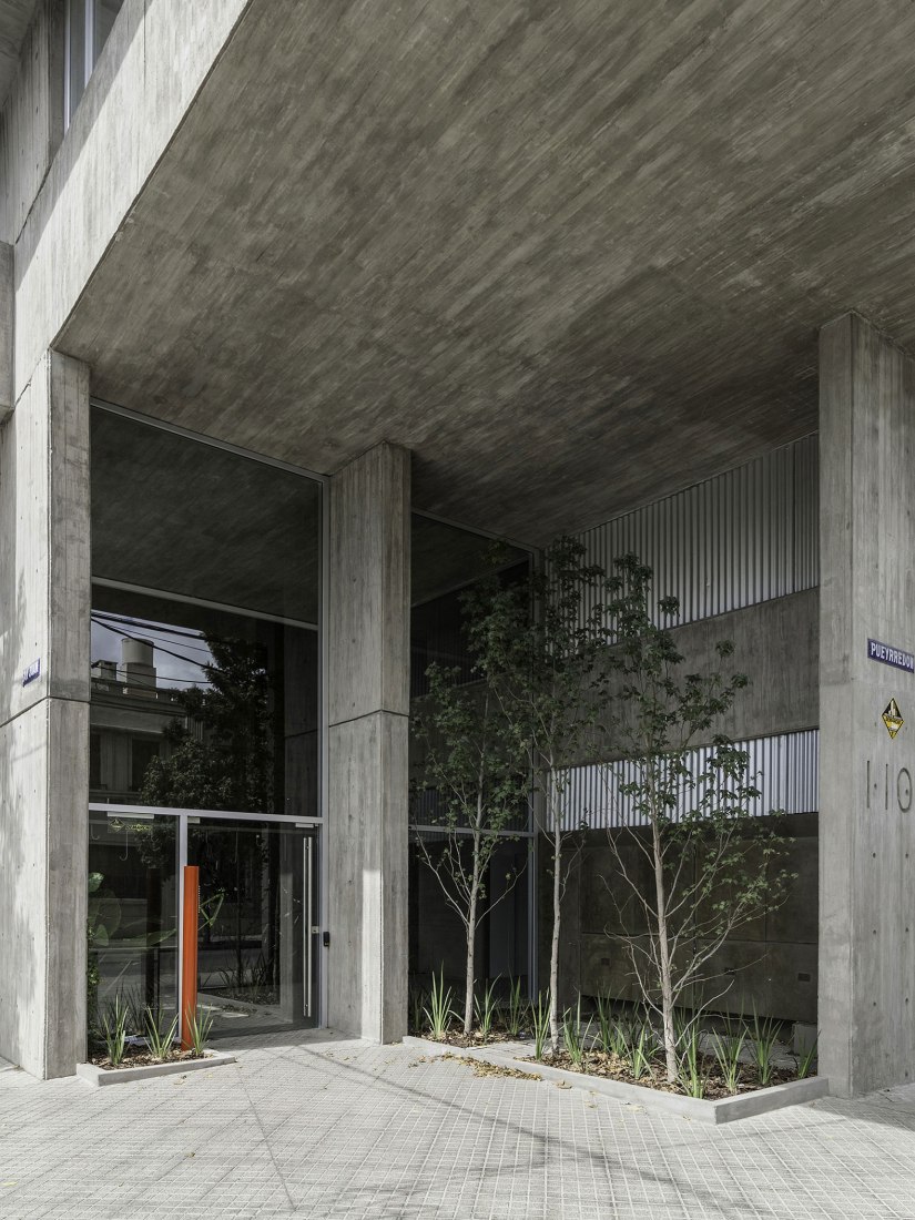 Pueyrredón 1101 in Rosario, Santa Fe, by Pablo Gagliardo. Photograph © Ramiro Sosa