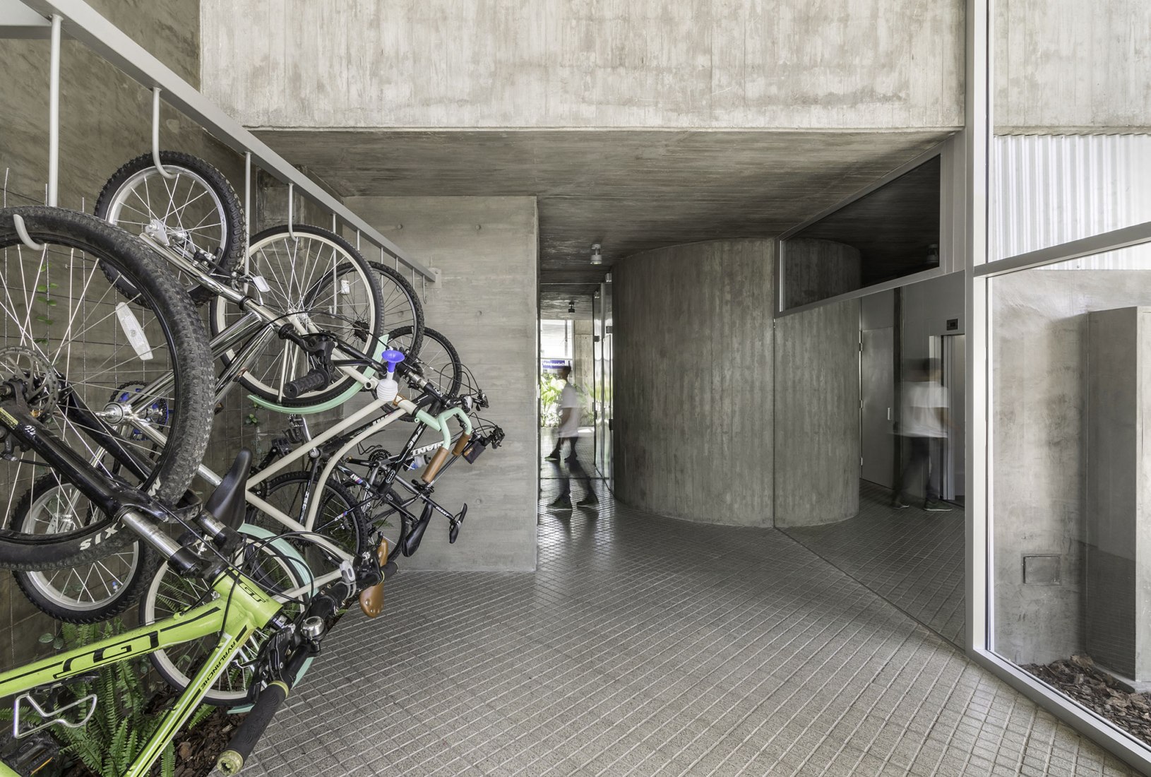 Pueyrredón 1101 in Rosario, Santa Fe, by Pablo Gagliardo. Photograph © Ramiro Sosa