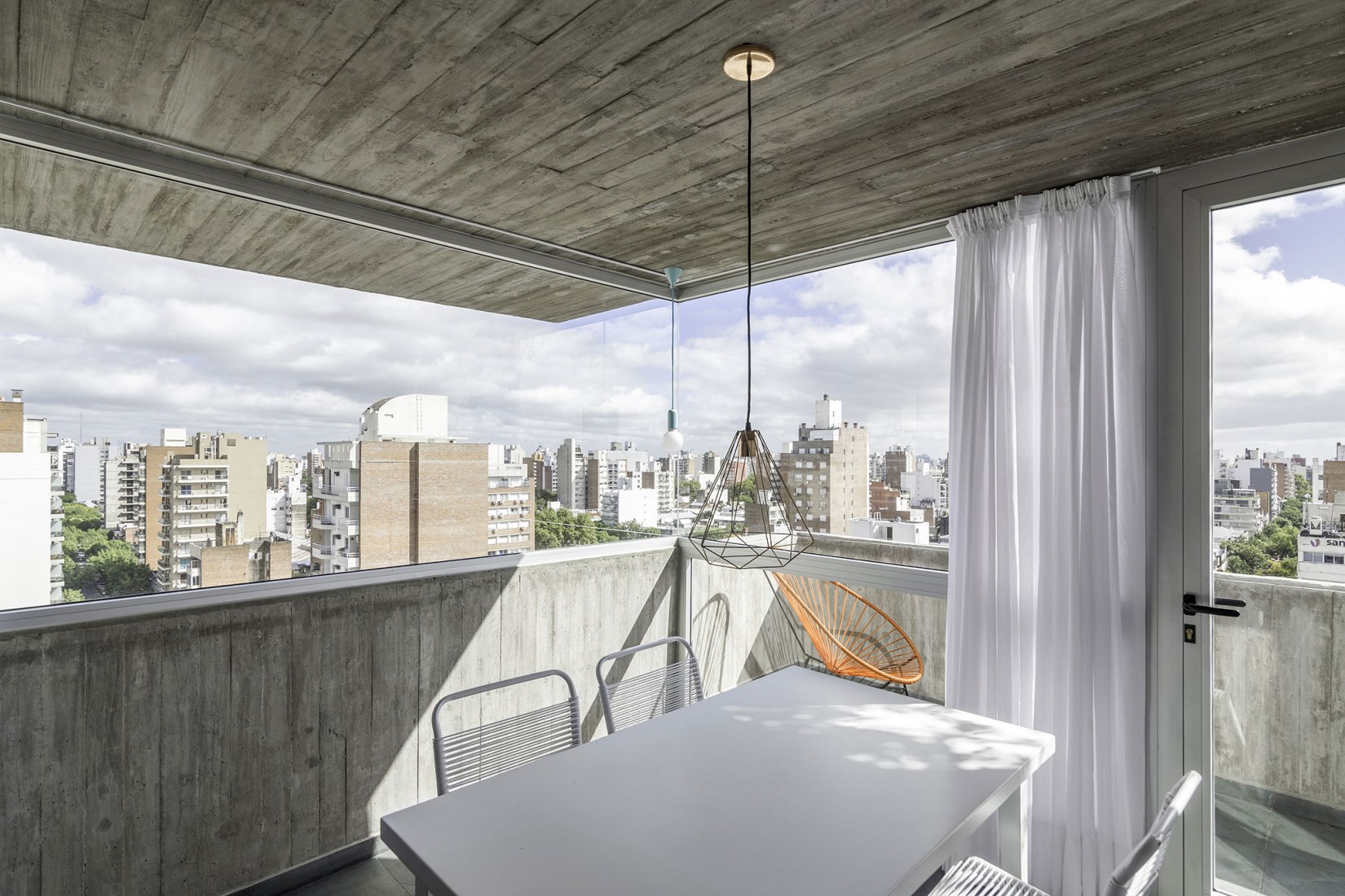 Pueyrredón 1101 in Rosario, Santa Fe, by Pablo Gagliardo. Photograph © Ramiro Sosa