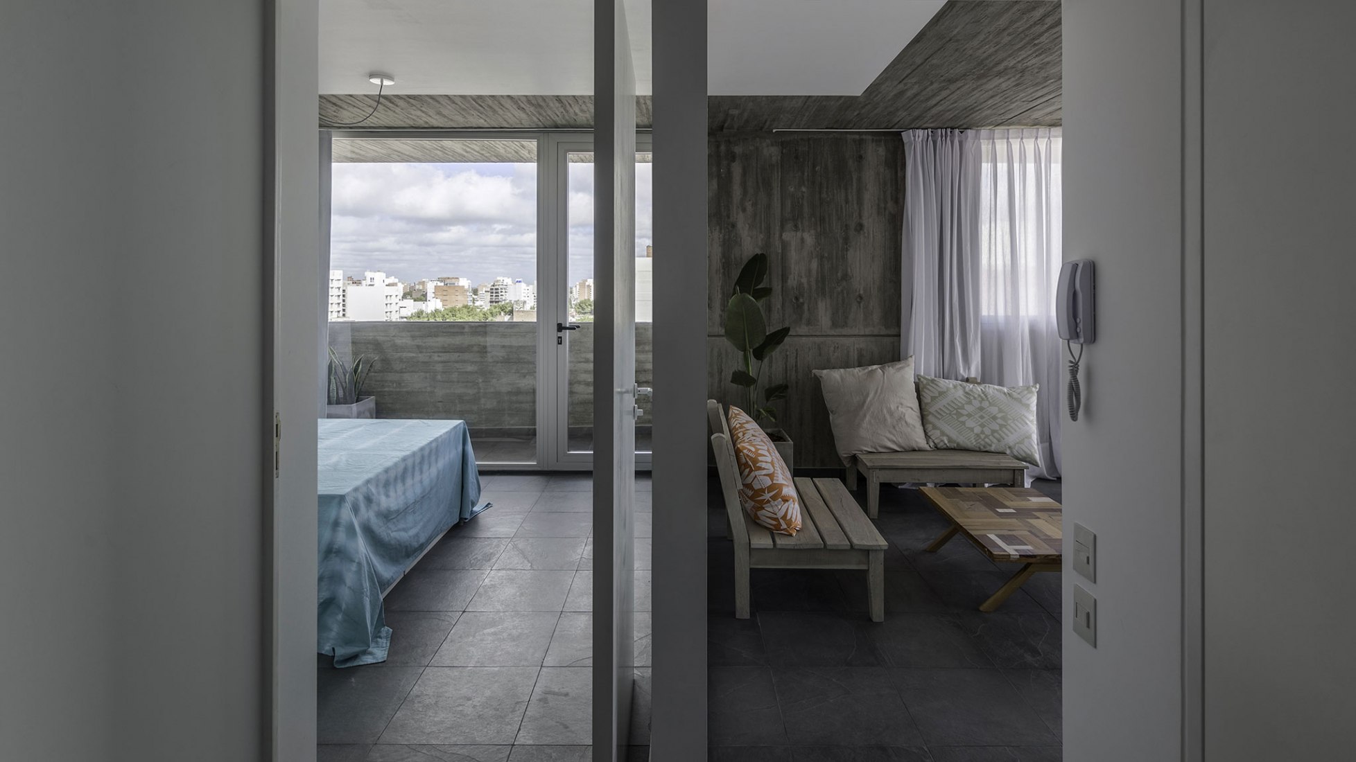 Pueyrredón 1101 in Rosario, Santa Fe, by Pablo Gagliardo. Photograph © Ramiro Sosa