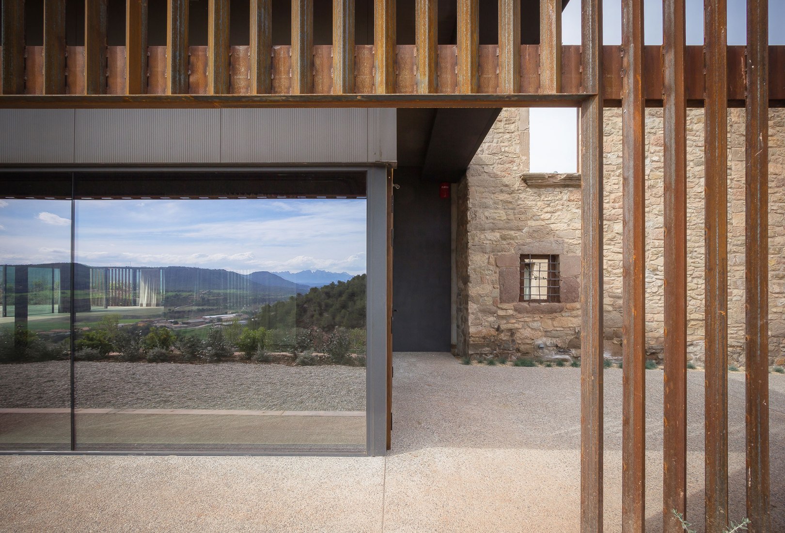 Rectoría de Godmar por Puig · Mir. Fotografía por Carles Puig.
