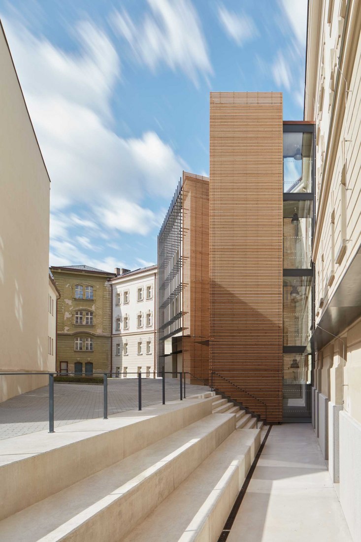New lecture center VŠPJ by Qarta architektura. Photograph by BoysPlayNice