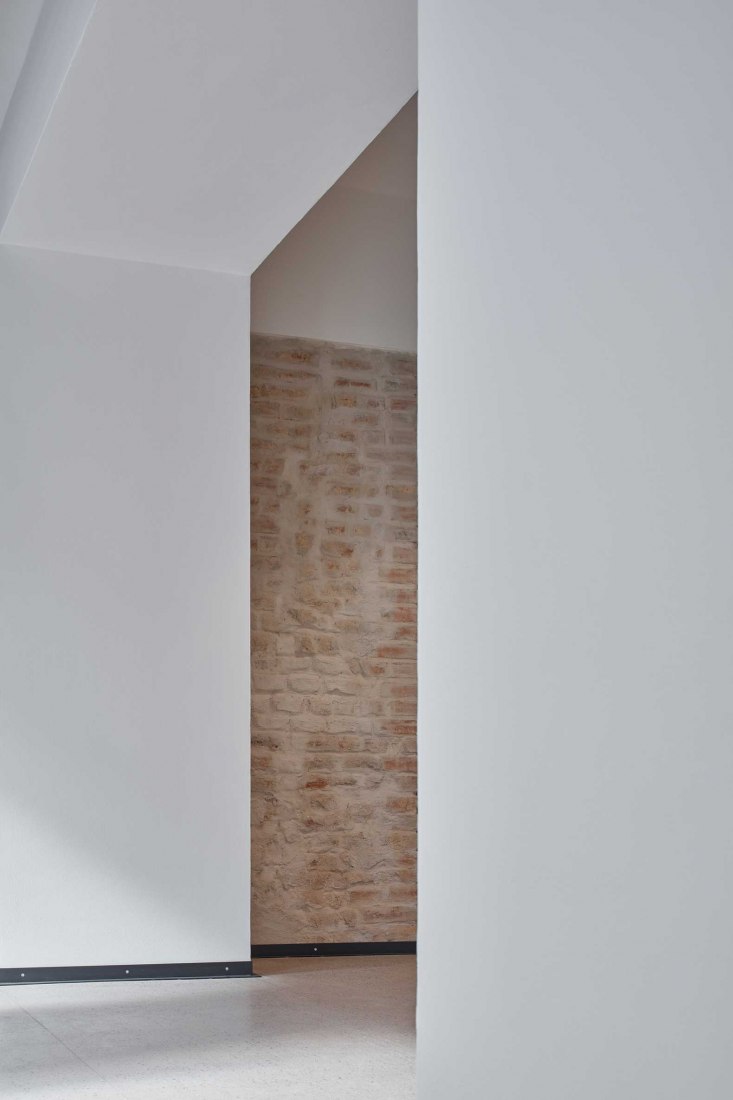New lecture center VŠPJ by Qarta architektura. Photograph by BoysPlayNice