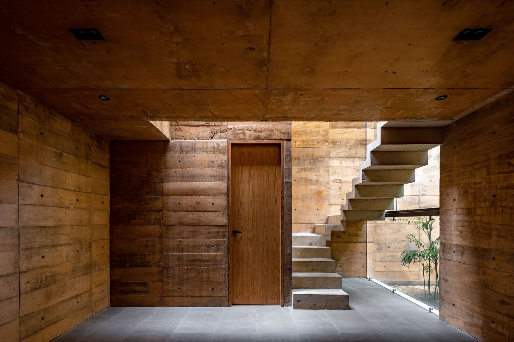 Zoncuantla apartments by Rafael Pardo. Photography by Onnis Luque.