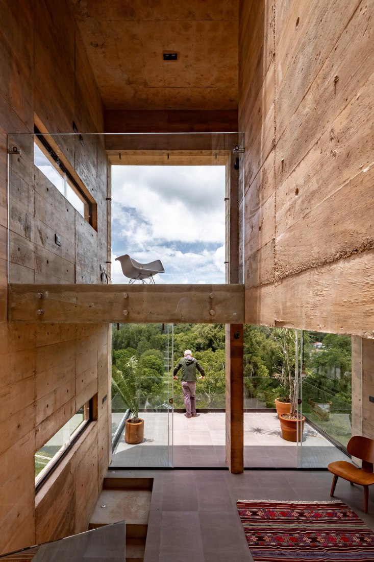 Zoncuantla apartments by Rafael Pardo. Photography by Onnis Luque.
