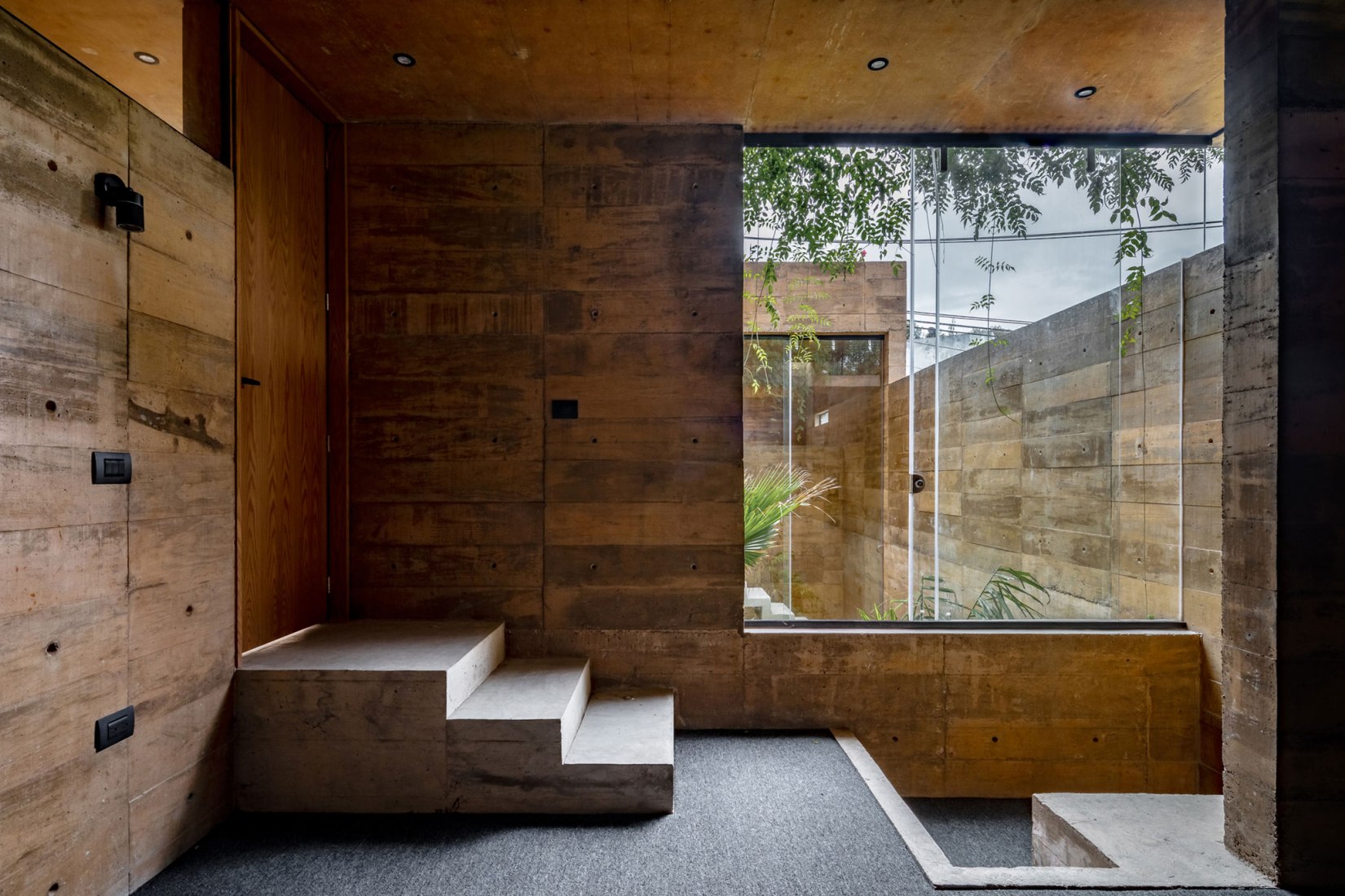 Zoncuantla apartments by Rafael Pardo. Photography by Onnis Luque.