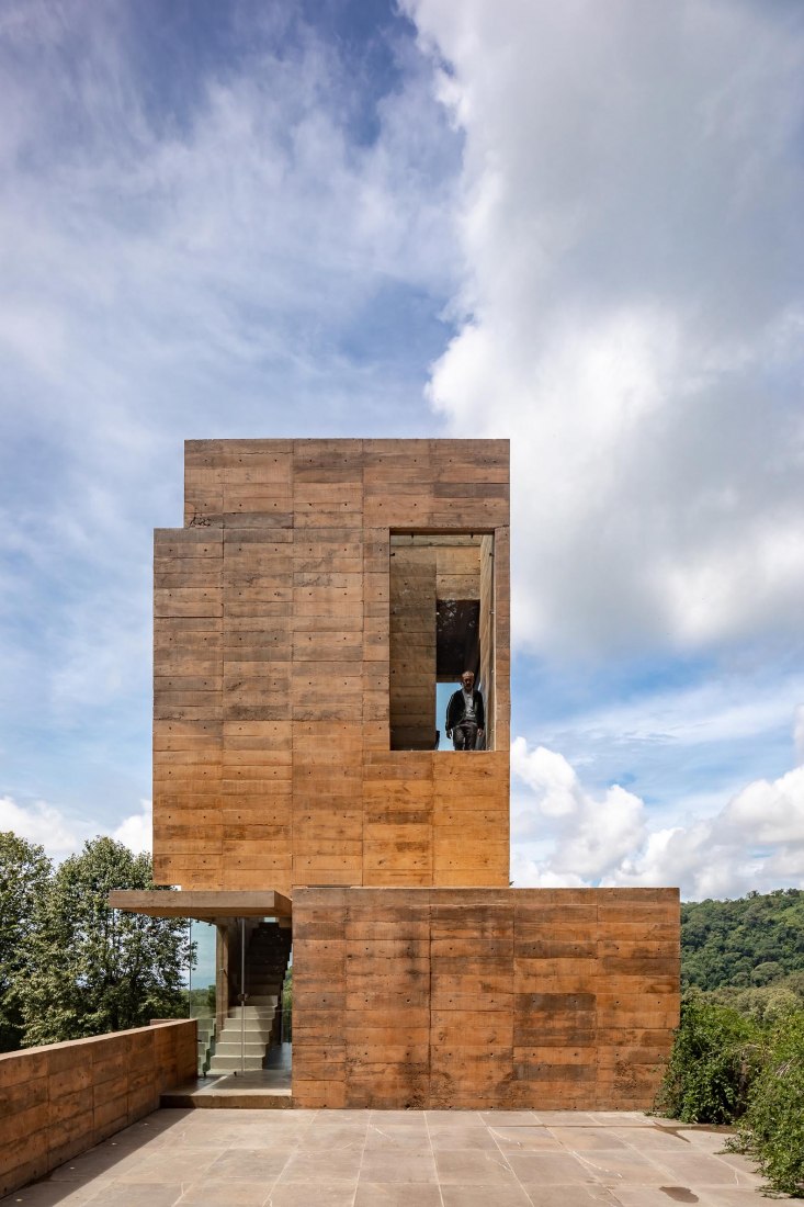 Zoncuantla apartments by Rafael Pardo. Photography by Onnis Luque.