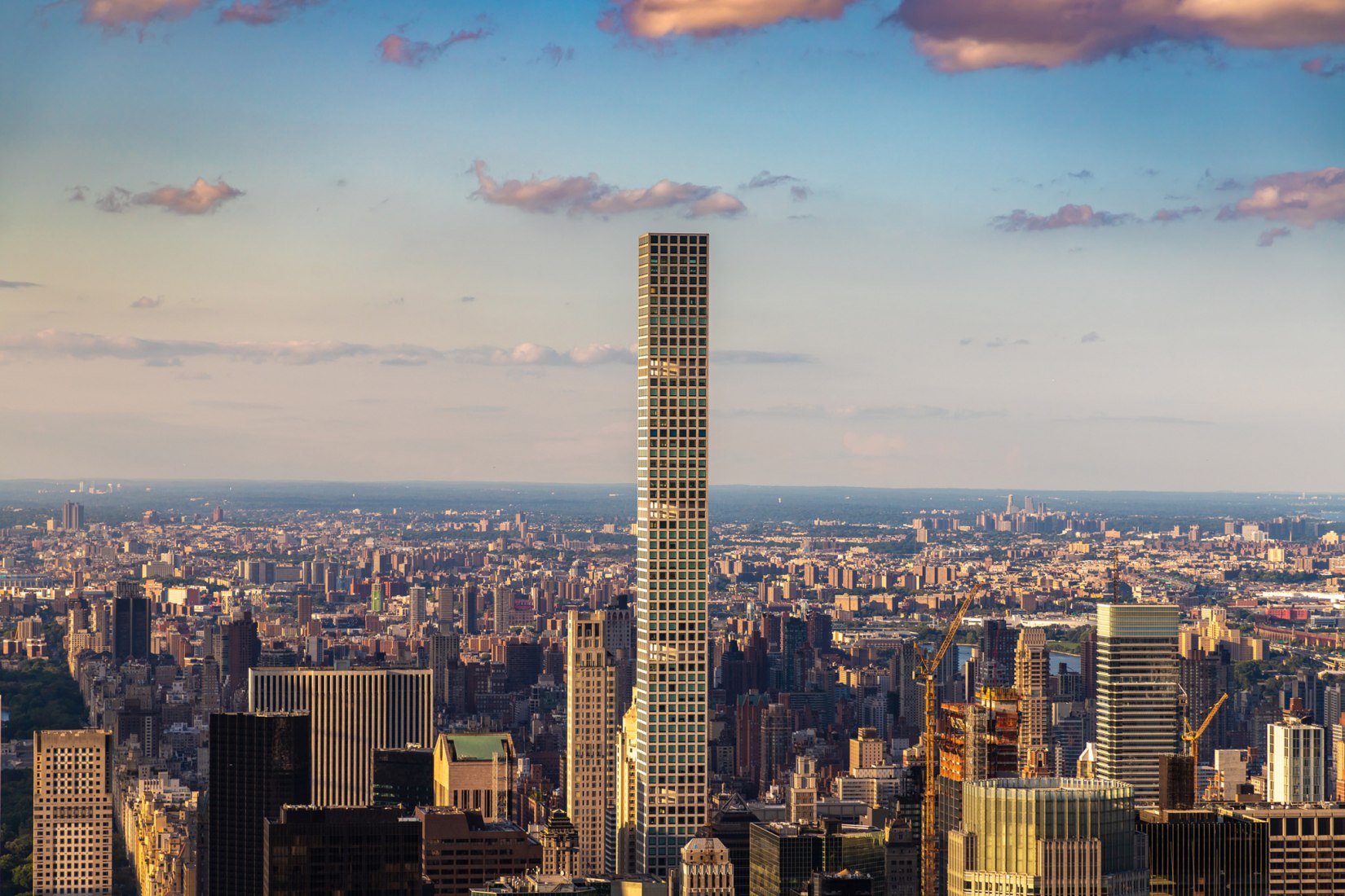 Panoramic view of 432 Park Avenue Condominiums, designed by Viñoly, in New York City. Photograph via Shutterstock / Sergii Figurnyi