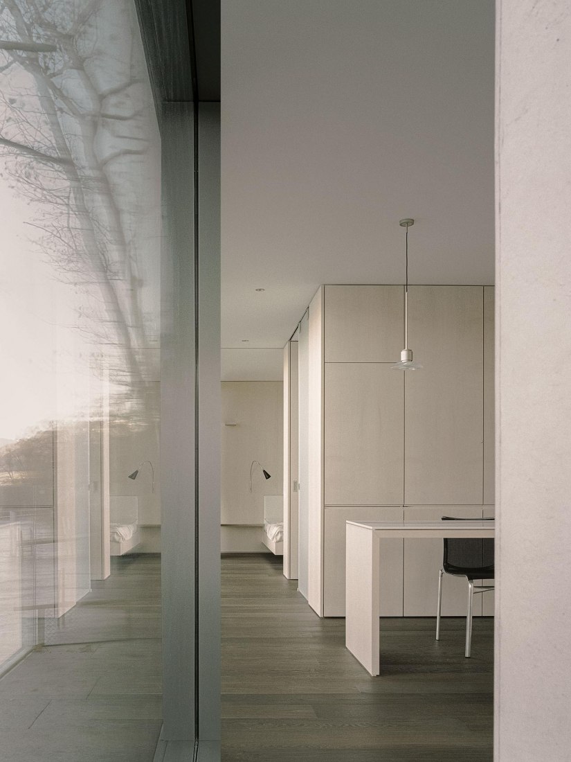 Holiday residence renovation in Lugano Lake by Raffaele Cammarata architect. Photograph by Simone Bossi