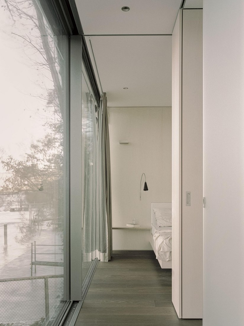 Holiday residence renovation in Lugano Lake by Raffaele Cammarata architect. Photograph by Simone Bossi