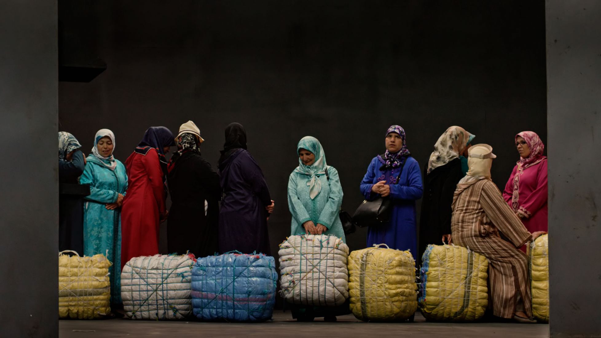 Bab Sebta, La puerta de Ceuta por Randa Maroufi. Fotografía por Randa Maroufi.