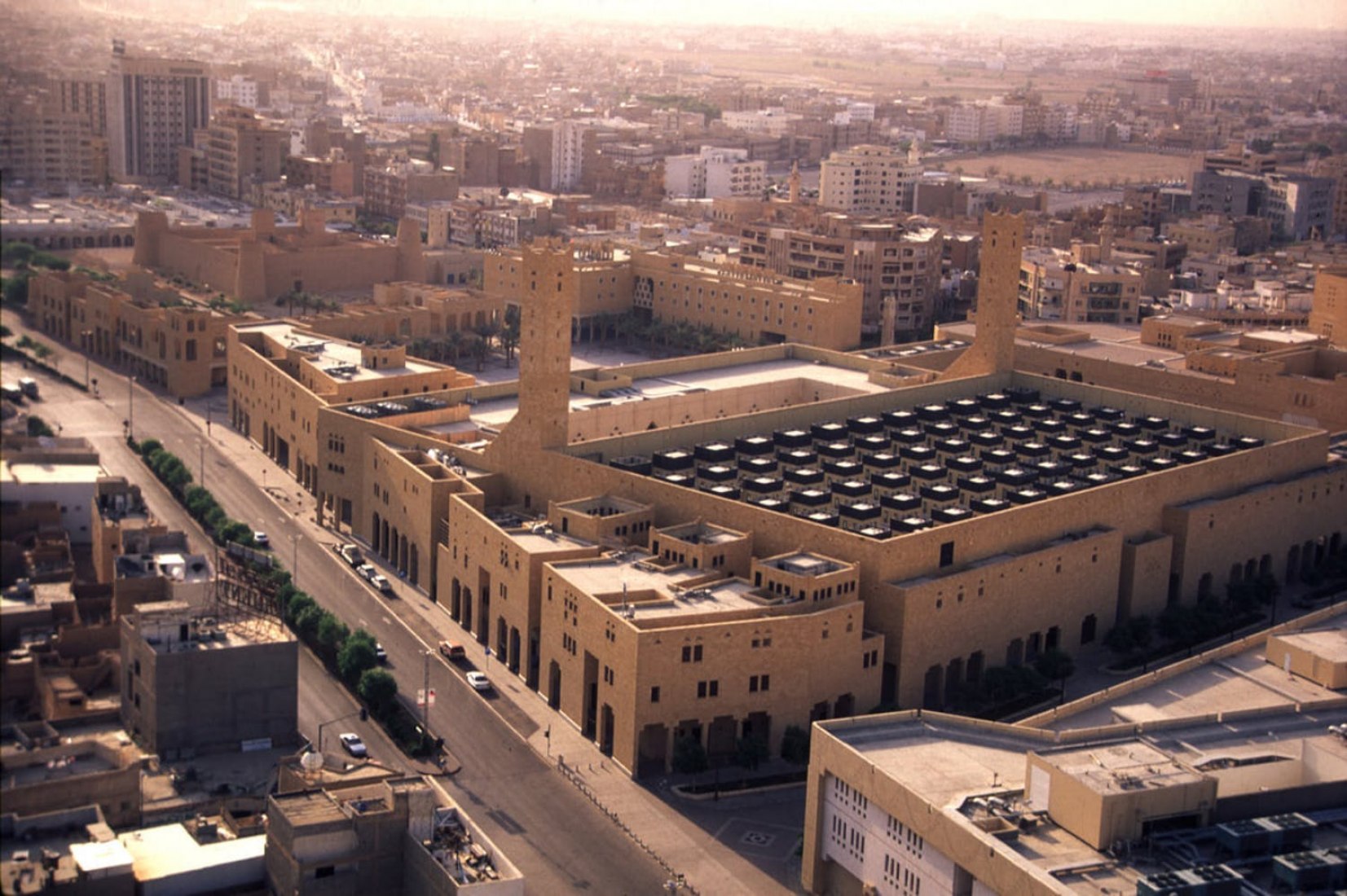 Grand Mosque of Riyadh and the Justice Palace of Riyadh, 1985, Riyadh, KSA. Photograph courtesy of Tamayouz Excellence Award.