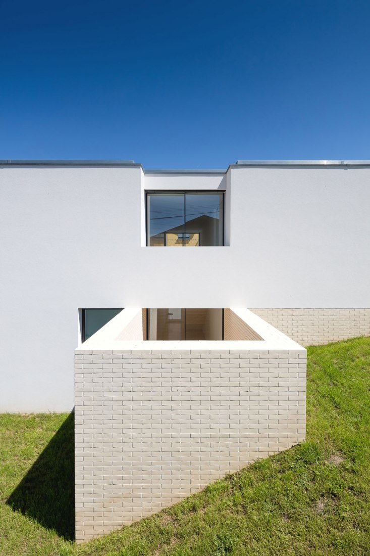 Casa Touguinha por Raulino Silva Arquitecto. Fotografía por João Morgado.